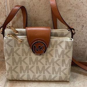 Michael Kors Fulton Crossbody